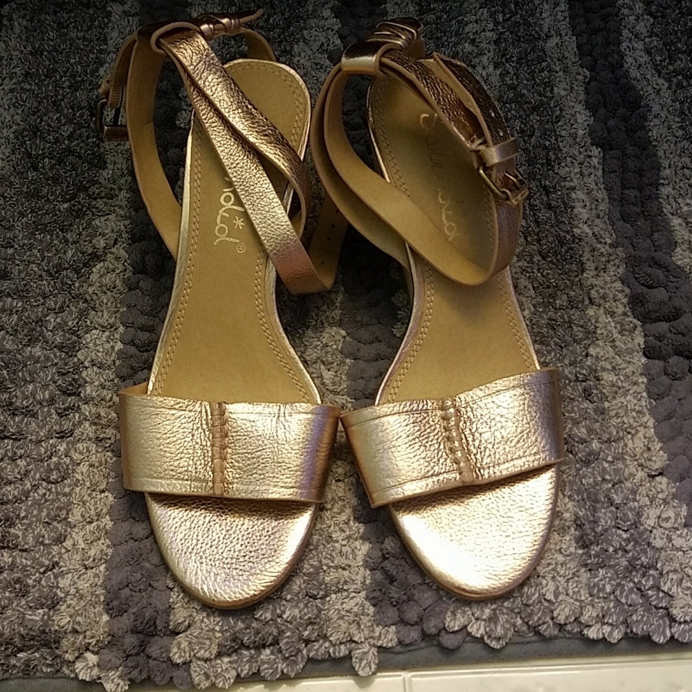 Splendid Rose Gold Wedge sandals